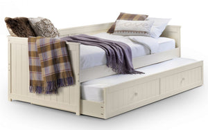 Julian Bowen Jessica Daybed